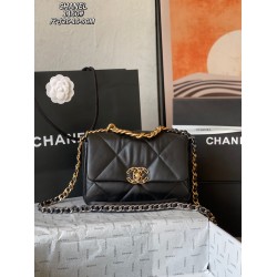 CHANEL 19 Bag