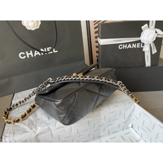 CHANEL 19 Bag