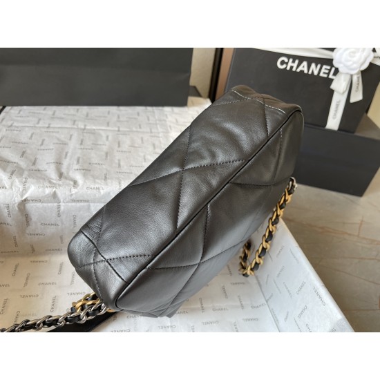 CHANEL 19 Bag