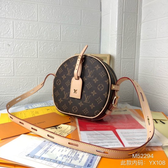 LOUIS VUITTON BOÎTE CHAPEAU SOUPLE Medium Handbag